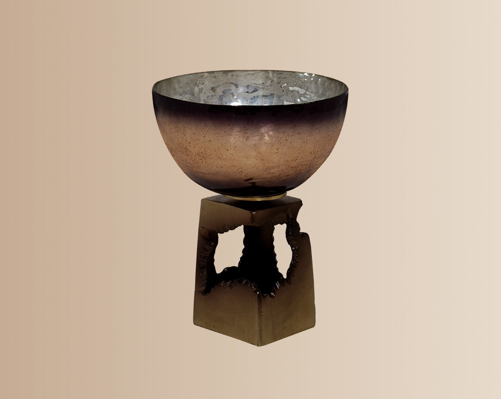 Bowl in champagne & bronze luster glass and antique gold aluminum decorative base.