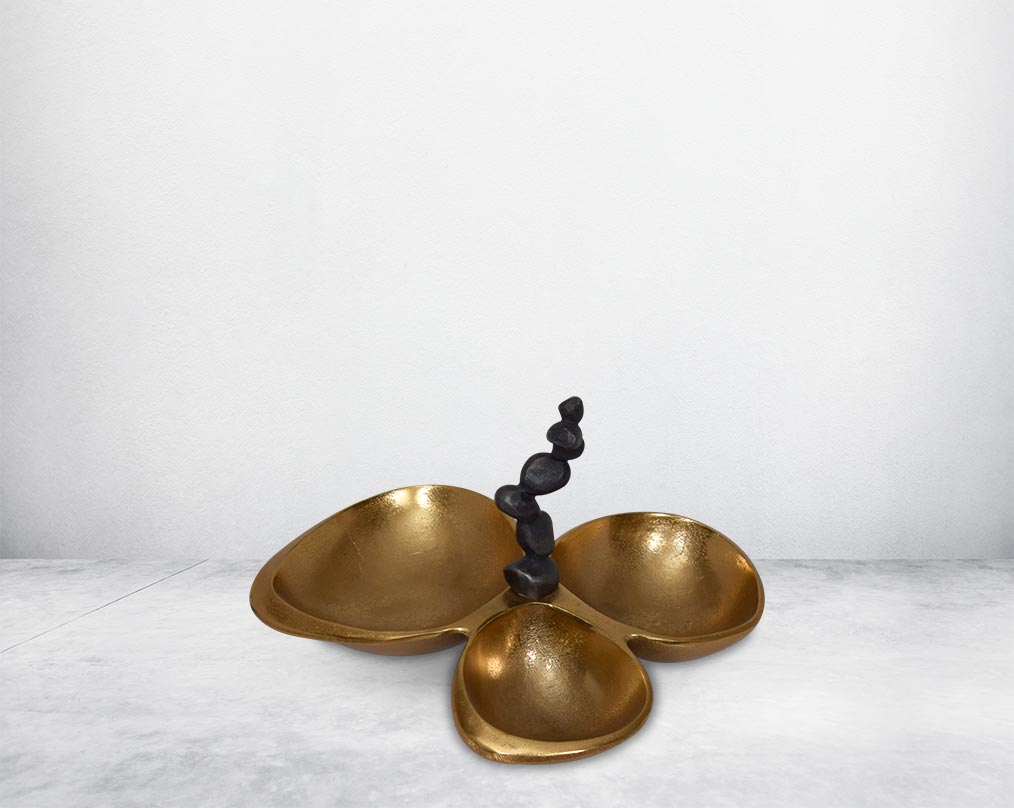 This attractive gold-finished aluminum tri bowl makes for a perfect serving for any occasion. It features three bowls to have condiments with a swirl handle design for easy handling. small