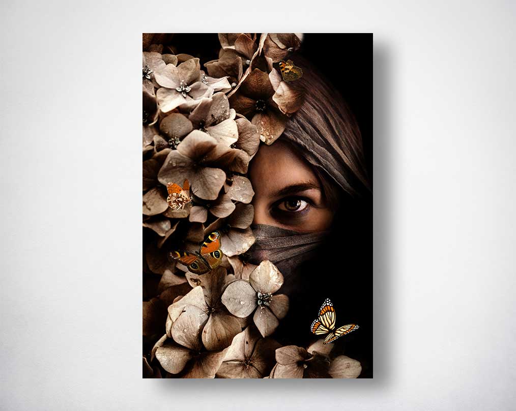 Tempered glass art with gold foil is perfect to compliment & enhance any contemporary setting.