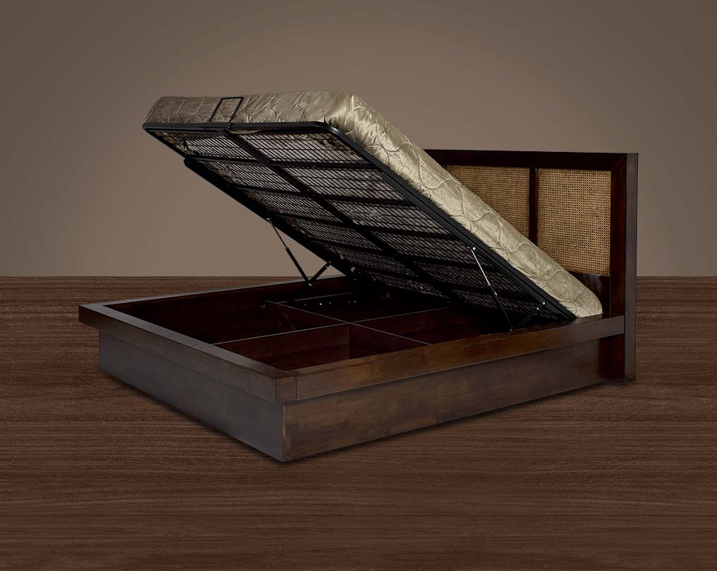 This king-size bed lends tranquility with its natural & rustic style open bed