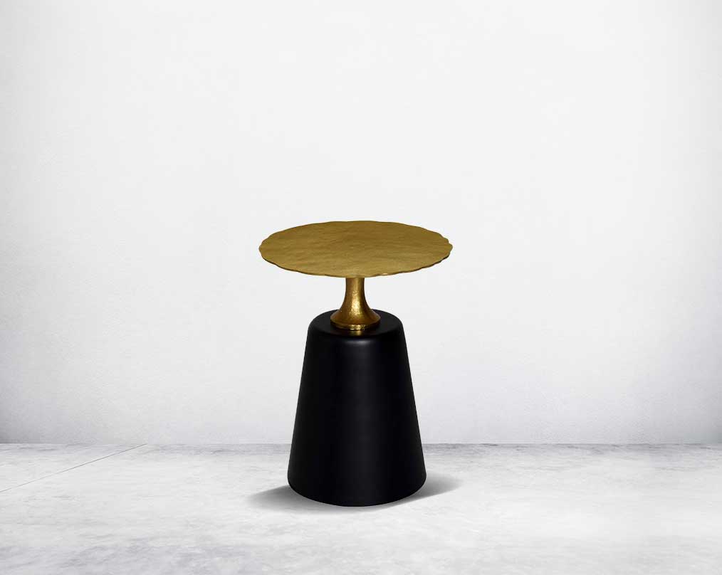 This round end table comes with an antique gold top and black aluminium conical base  This table exudes style & sophistication for any living area.
