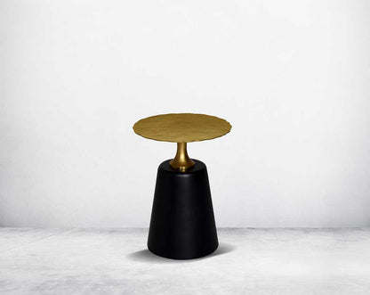This round coffee & end table set comes with an antique gold top and black aluminium conical base. This table exudes style & sophistication for any living area Small